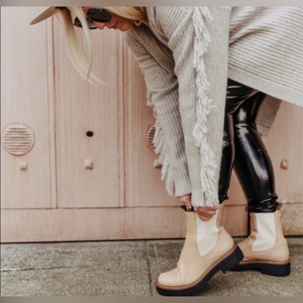Sam Edelman Laguna Chelsea Boot in neutral beige size 6.5 - Picture 4 of 17